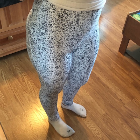 Fabletics high waisted patterned legging - Picture 2 of 5